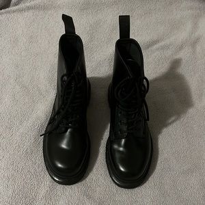 1460 Mono Smooth Leather Lace Up Boots - Dr. Martens